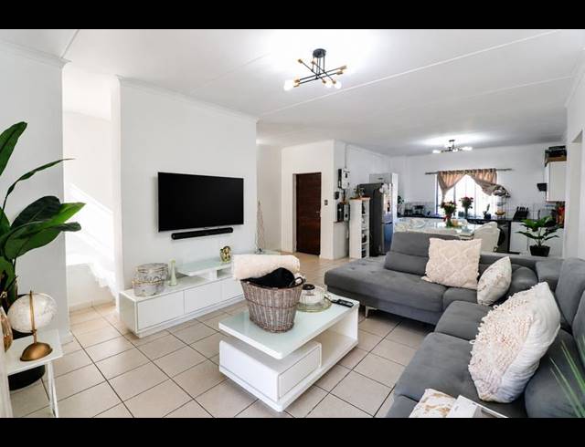 3 BEDROOM APARTMENT FOR SALE IN DOUGLASDALE